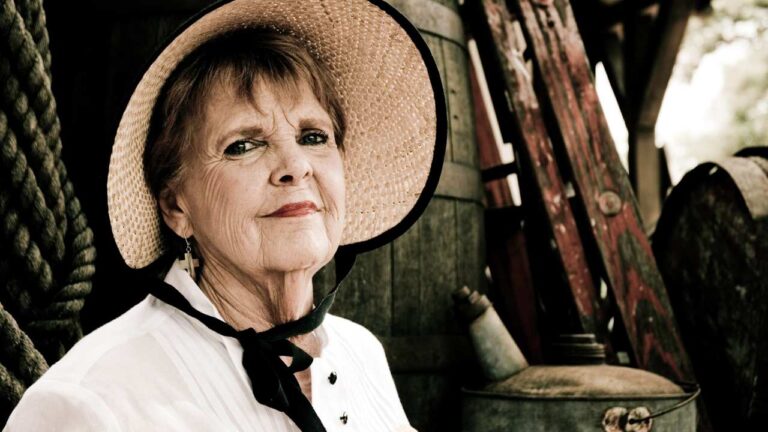 Read more about the article 17 Old-Fashioned Ways to Earn Money the Classic Way